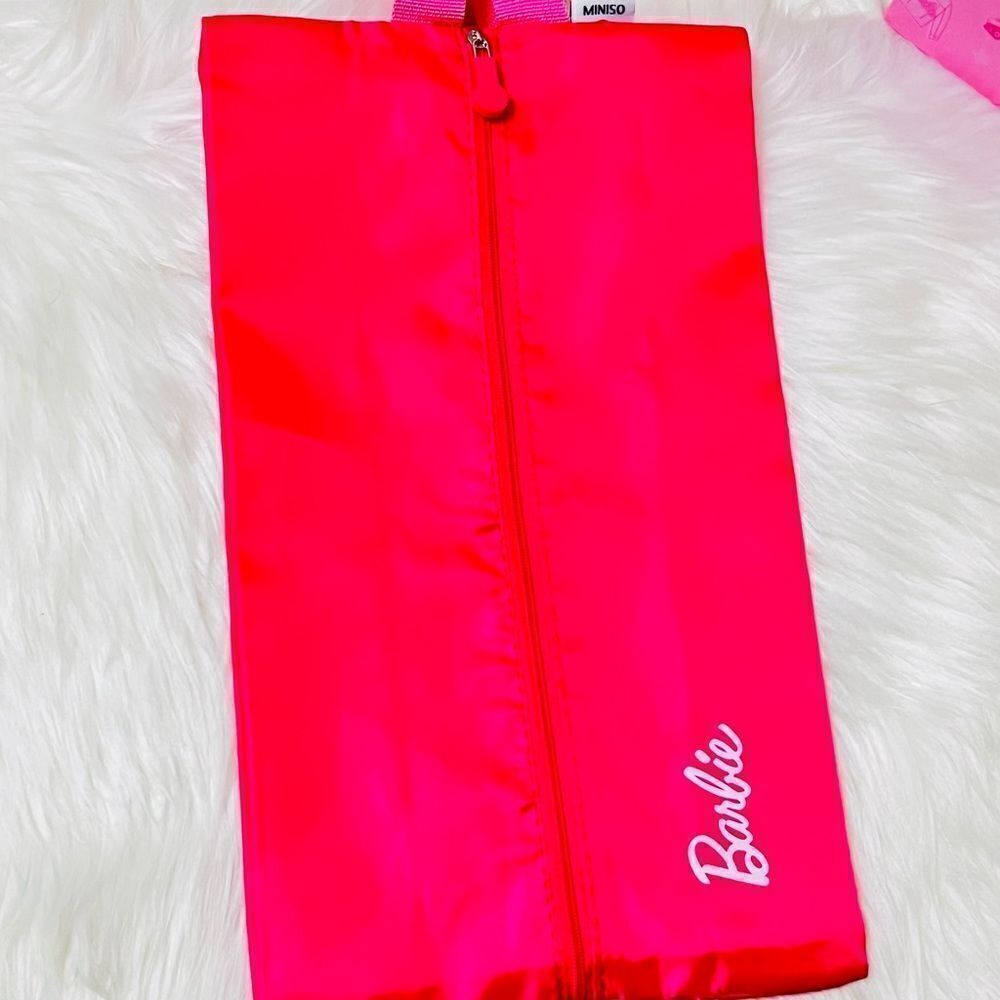 Barbie Beauty Bundle - Picture 8 of 9